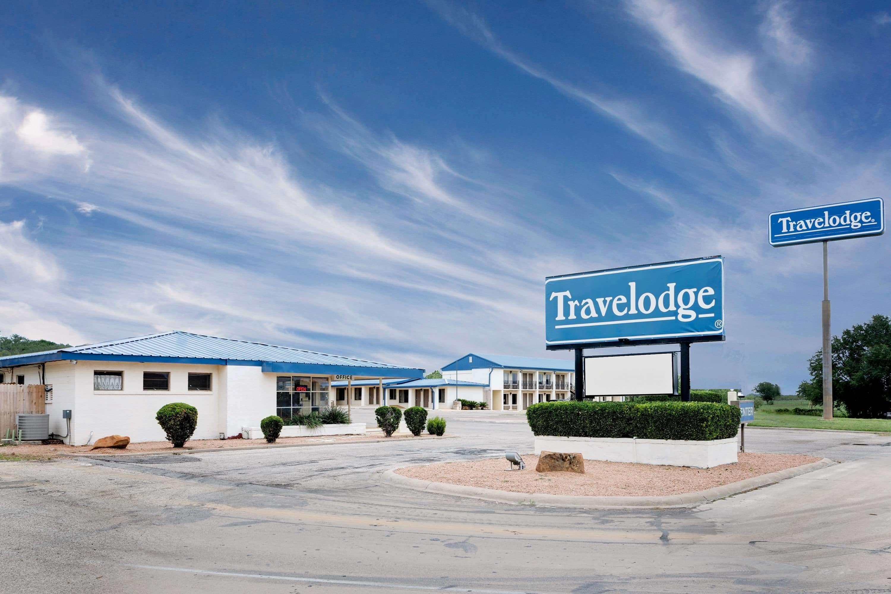 Travelodge By Wyndham Озона Экстерьер фото
